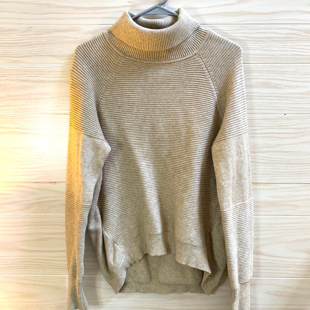 Ribbed turtleneck